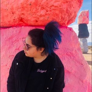 Meet your Posher, Violeta